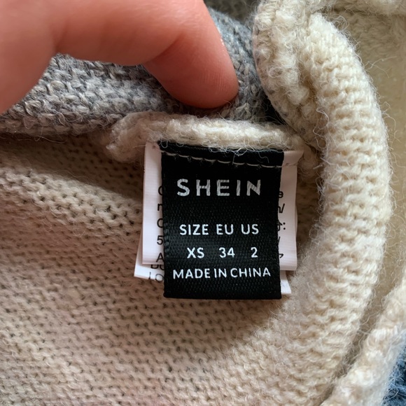 NWOT Oversized lantern sleeve sweater - Picture 4 of 5